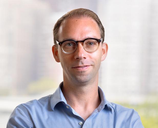 Portrait of man with glasses